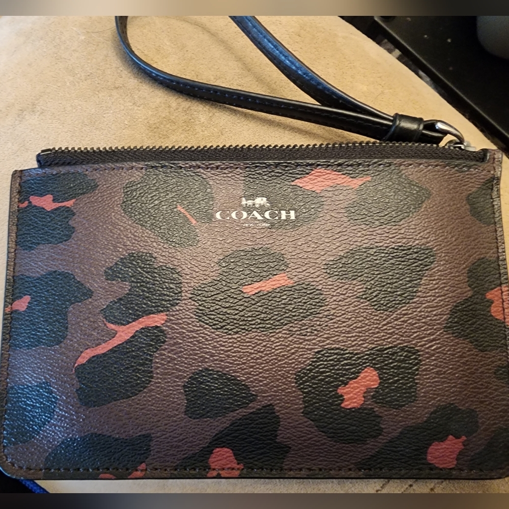 NWOT coach wristlet